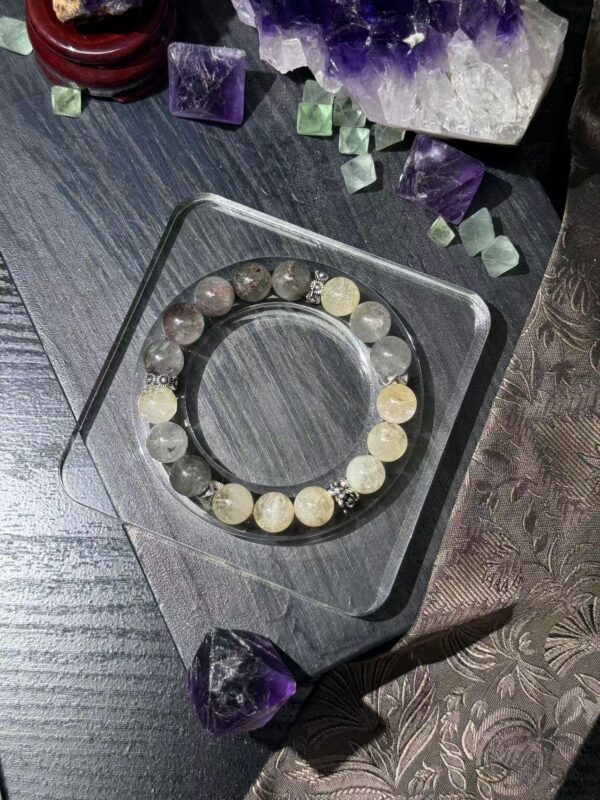 微信图片_20250722181140.jpg Taurus-exclusive crystal bracelet