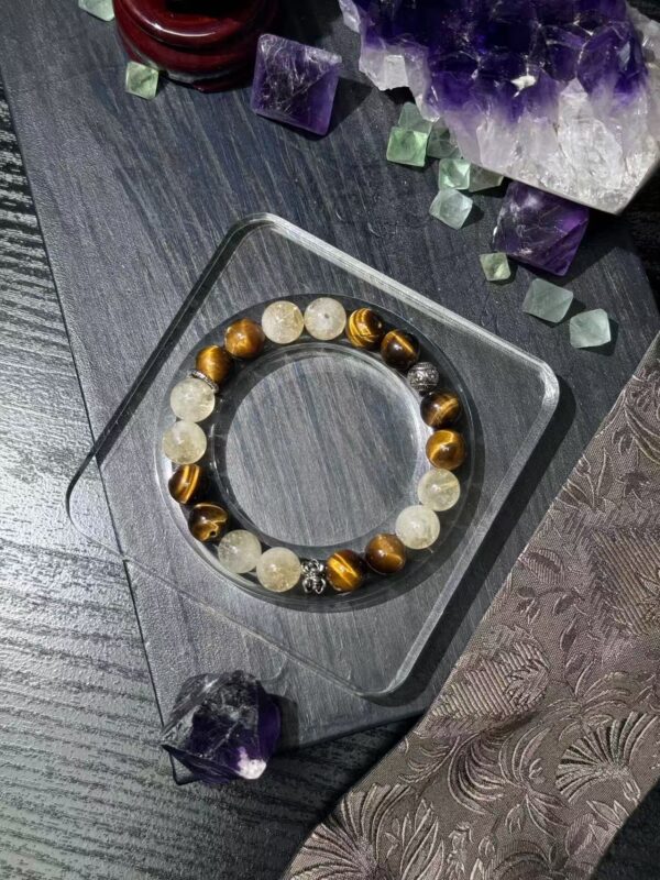 Leo-exclusive crystal bracelet